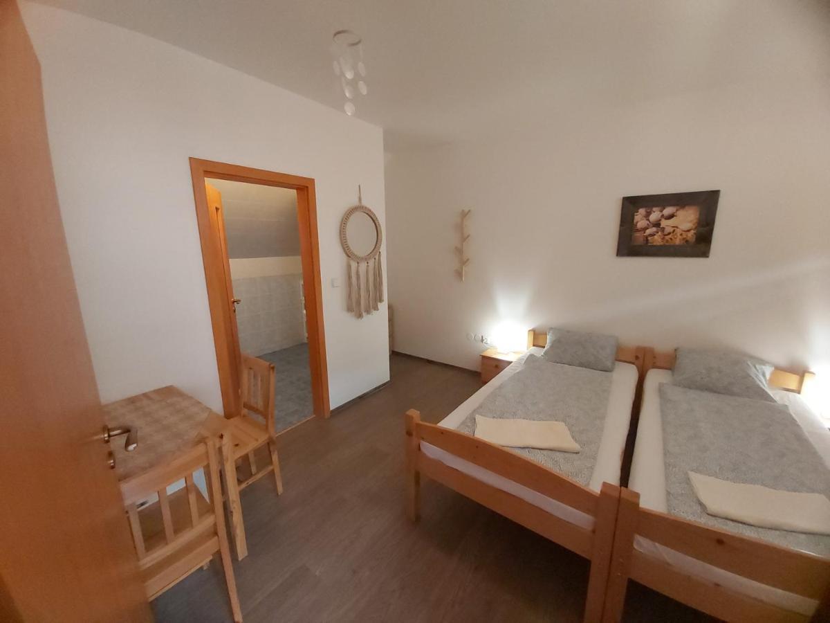 Pivni Lednice Lhota pod Libcany Cameră foto